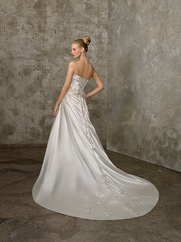 A-Line with Pleated and Embroidery Waistline Elegant Wedding Dress