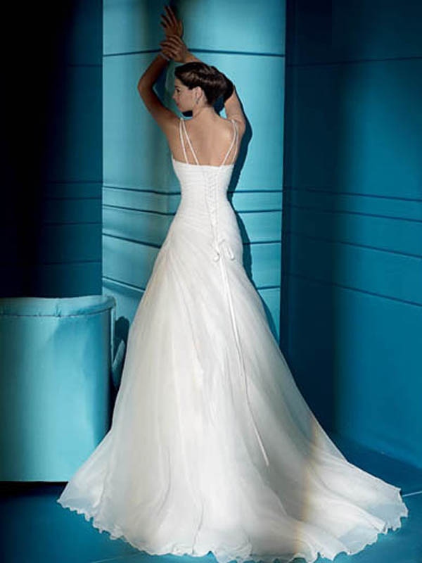 Alluring Nuptial Dress of Jeweled V-Neck and Pleated Bodice