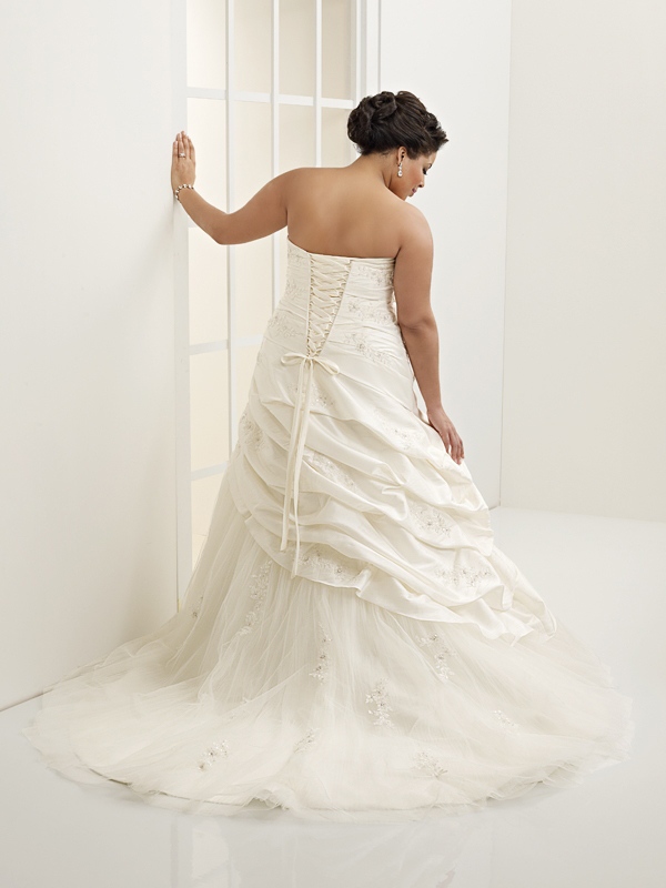 Uma linha com shirred Querida decote do vestido de casamento bonito