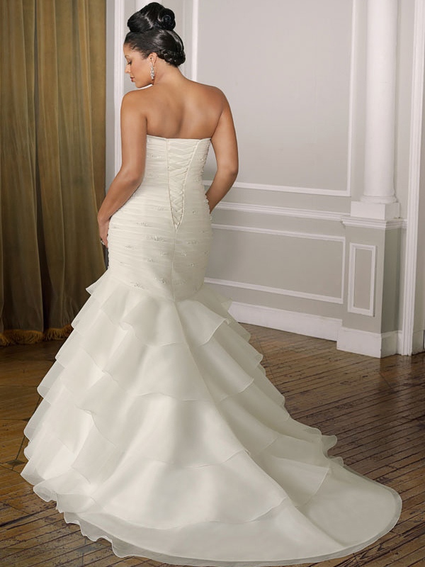 Plus-Size A-Line avec une épaule Wedding Dress Décolleté