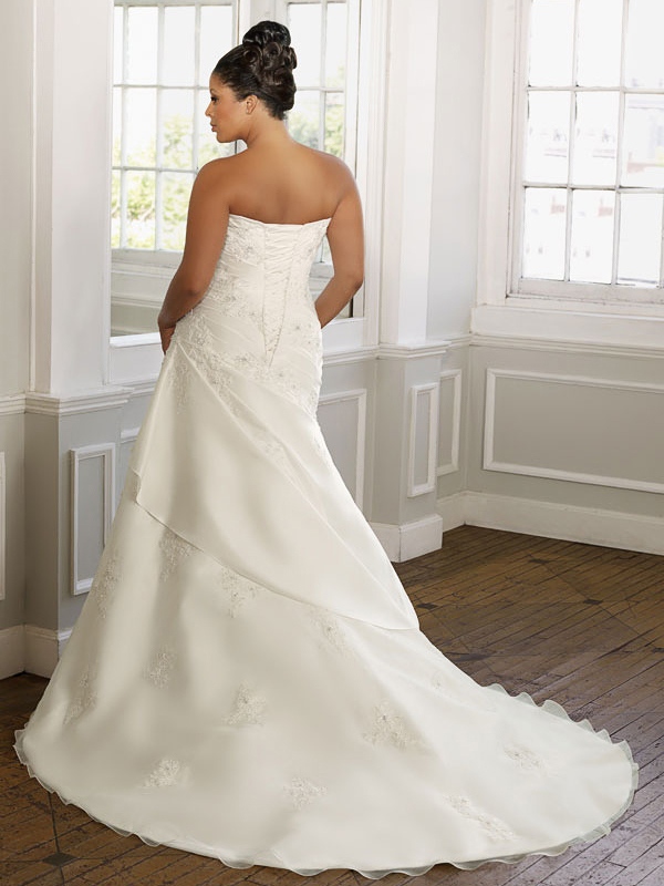 A-Line con plisado blusa Noble vestido de boda de tallas grandes