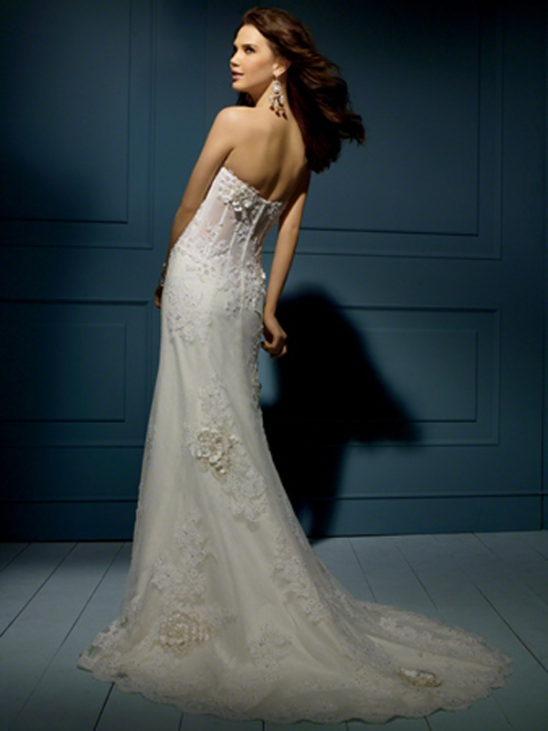 Sexy Embroidered Lace Mermaid Gown of Glamour