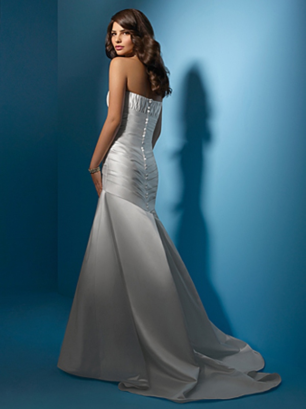 Sexy Strapless Satin Mermaid Gown of Crystal Brooch