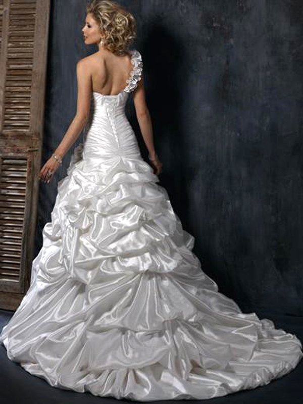Fashionable One Shoulder A-Line Organza Lace Up Wedding Dress