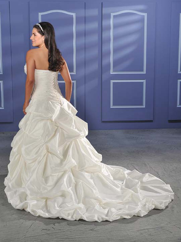 Timeless Taffeta Strapless Sweetheart Plus Size Ball Gown Wedding Dress