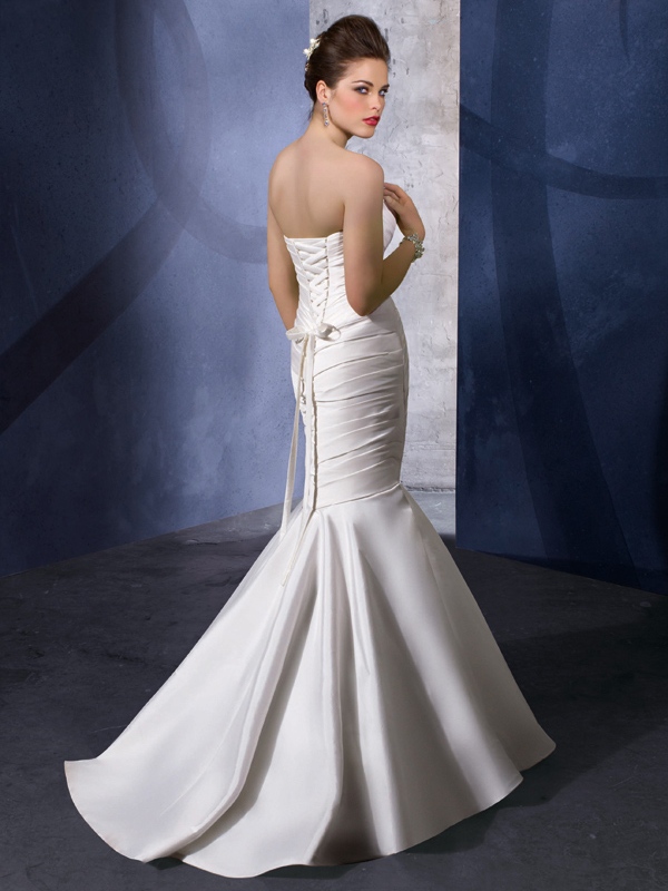 Silueta de sirena con vestido elegante de la boda longitud de la rodilla
