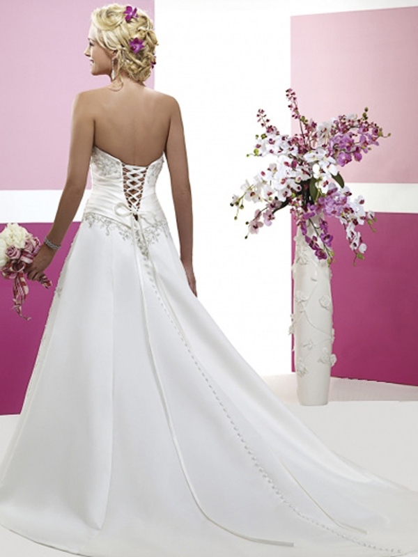 Blanc A-Line Avec Broderie Tous Wedding Dress Plus