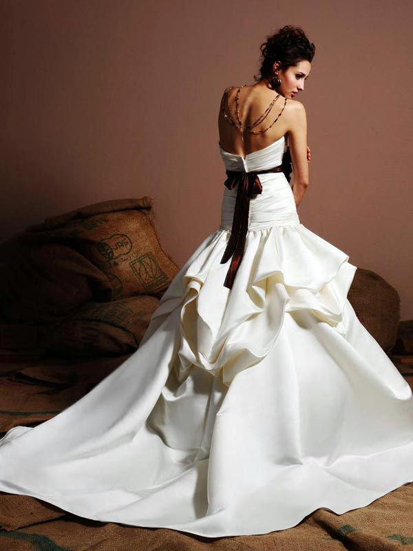 Fantastic Strapless Satin Mermaid Wedding Dress