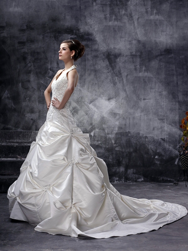 A-Line With Halter V-Neck Wedding Dress
