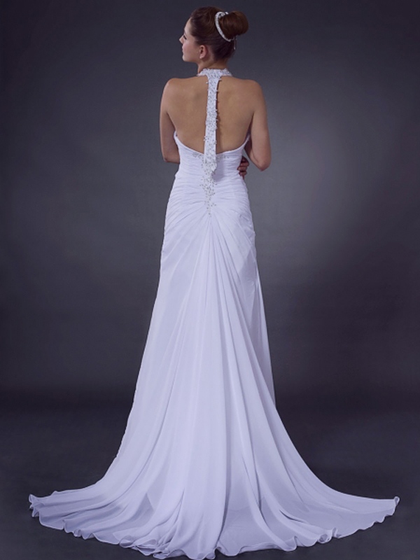 Una guaina bianca con scollo Beaded Wedding Dress Halter
