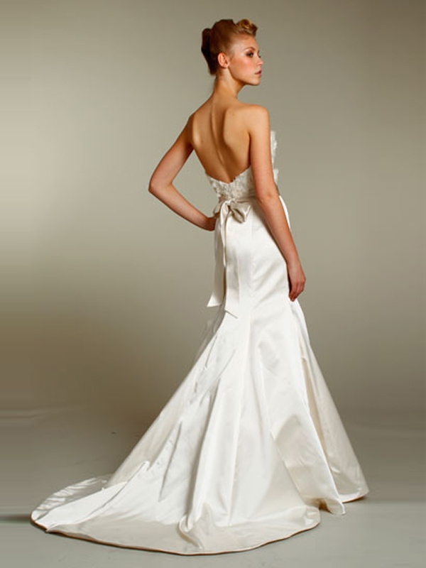 White Taffeta Strapless Trumpet Bridal Gown in Floor-Length