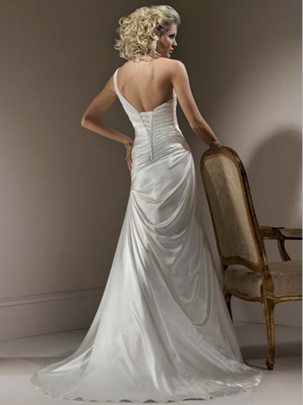 Satén la vaina de un hombro de la boda con toque de elegancia incomparable