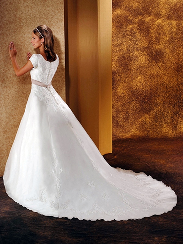 Maniche bianco Satin Jewel breve A-Line abito da sposa