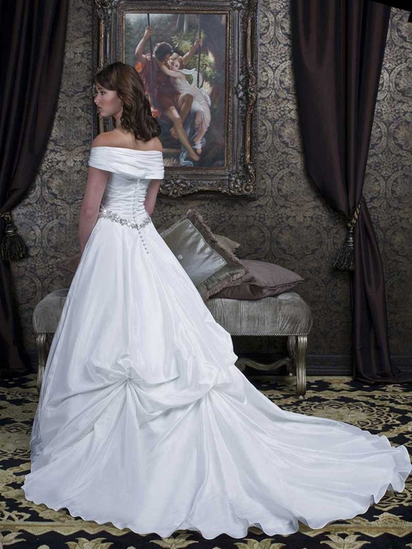 Com tais Elegant Off-The-Shoulder decote do vestido de casamento