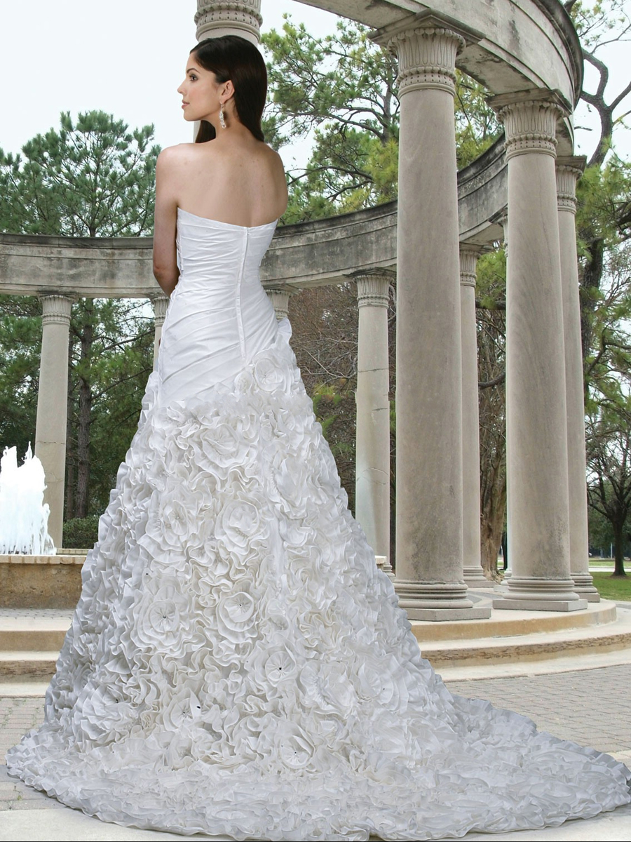 Taffeta A-Line Gown with A Sweetheart Strapless Neckline And A Pleated Bodice Wedding Dress