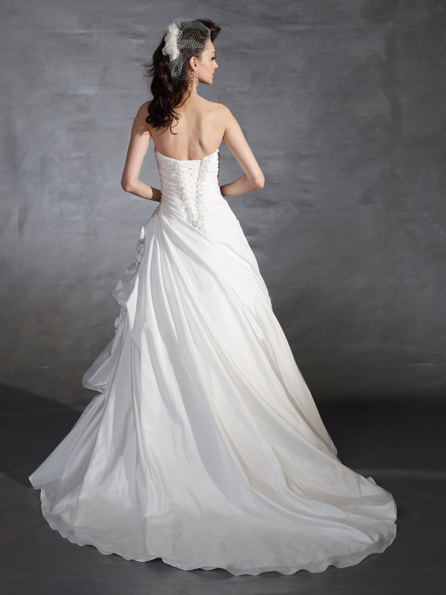 A-Line Strapless Scoop Neck with A Natural Waist Gown Wedding Dresses