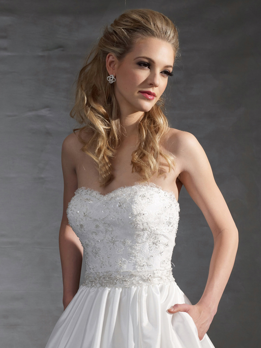 Traditional Alencon Lace With Beading And Sweep Train Wedding Dresses