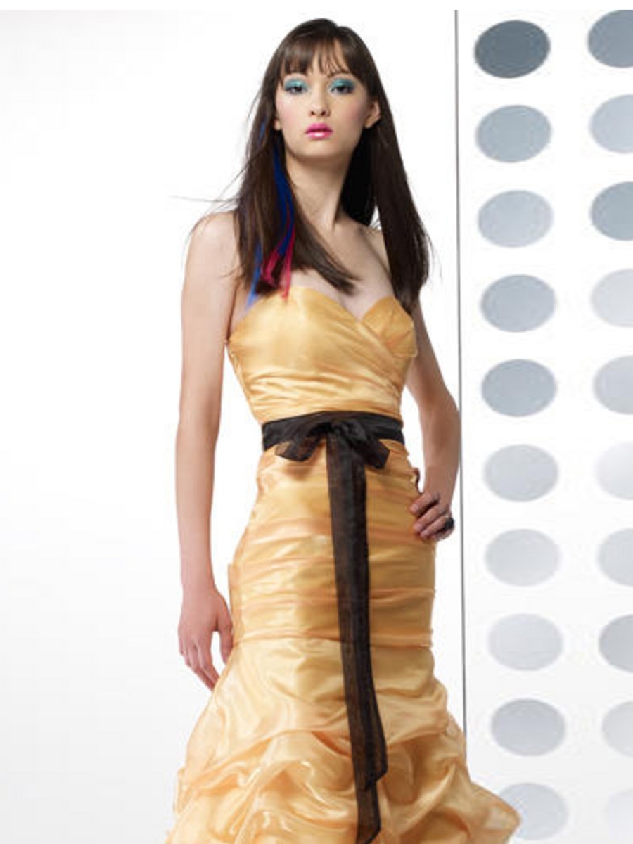 水仙タフタストラップスイートハートネックラインノースリーブピックアップ床長さのイブニングドレス