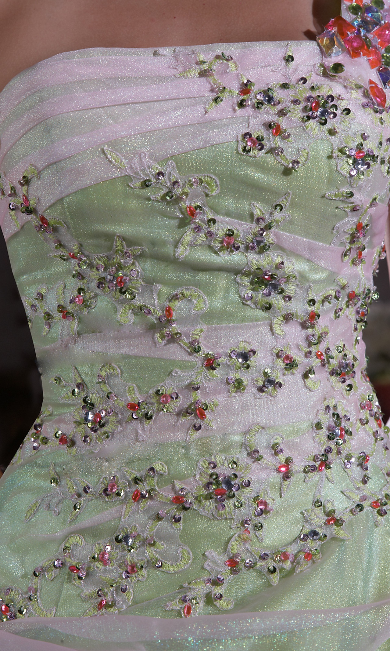 One-Shoulder bodenlangen herrlichen grünen und rosa Organza Quinceanera Kleid auf Verkauf