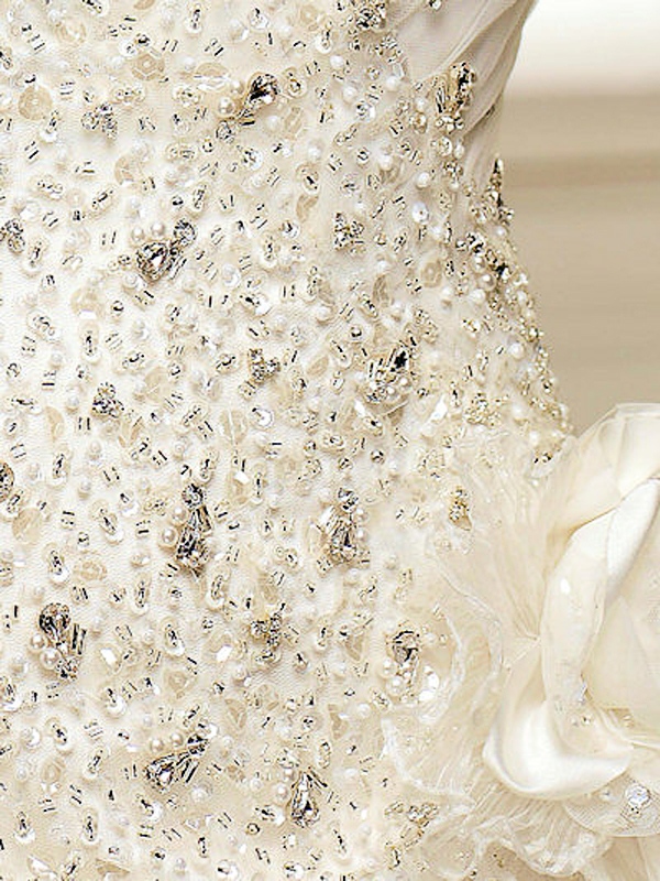 シンデレラプリンセスのバルーンスカートのビーズ細工のショルダーストラップのドレス