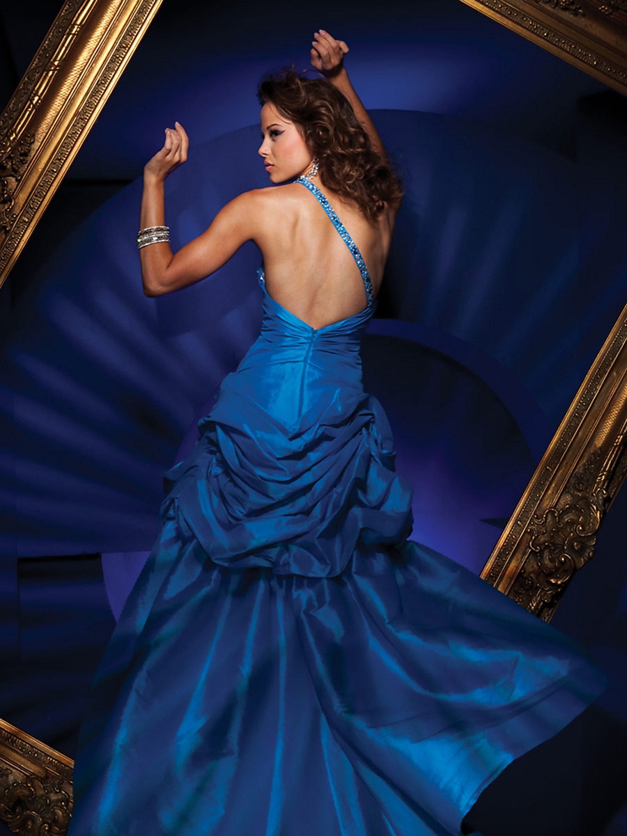 Sontuoso One- Shoulder scuro Royal Blue Heavy Silky Satin Flowery Asymmetrical Hem Gown Celebrity