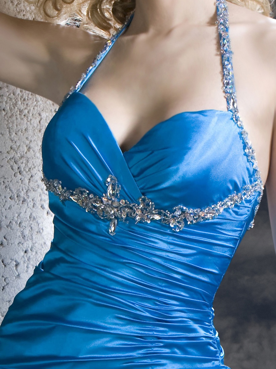 Halfter mit Pailletten Top bodenlangen Slit Ice Blue Silky Satin Strass verziert Promi Gown