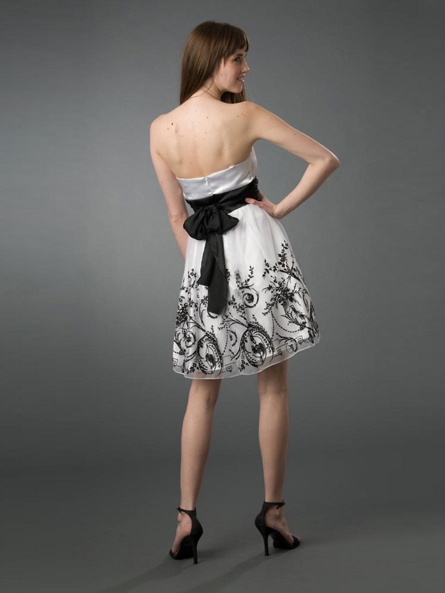 Elegant Short A-Line Black And White Satin and Tulle Appliqued Homecoming Dresses