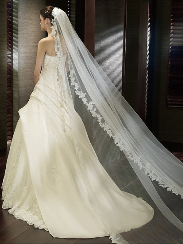 A-Line Strapless Neckline with Applique Decoration Hot Sale Wedding Dress