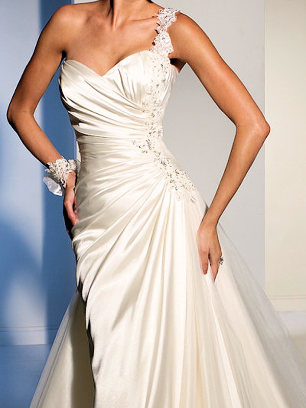 Romantic Satin Tulle One-Shoulder Wedding Dress in Floor Length