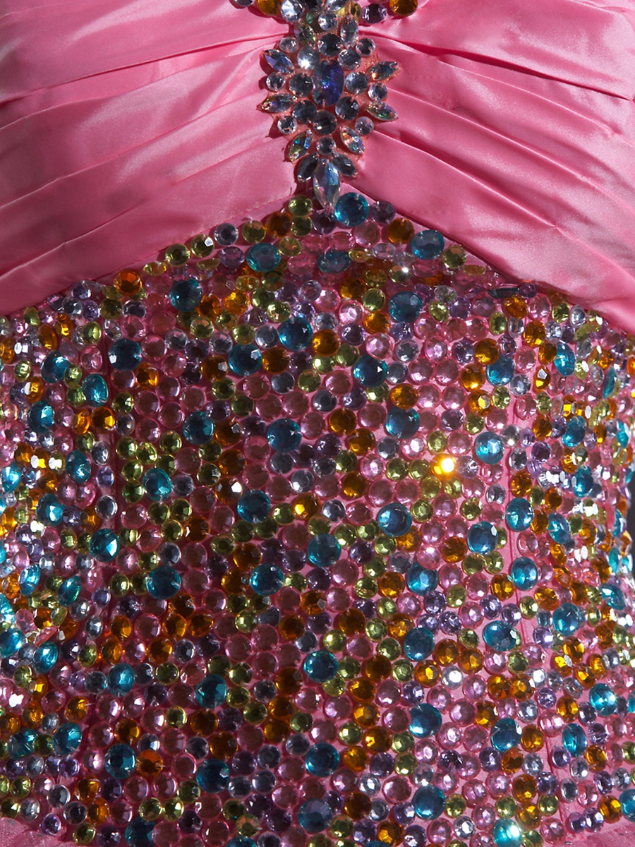 Pink Ball Tulle Robe Halter Silhouette décolleté perlé Robes Quinceanera embellissement