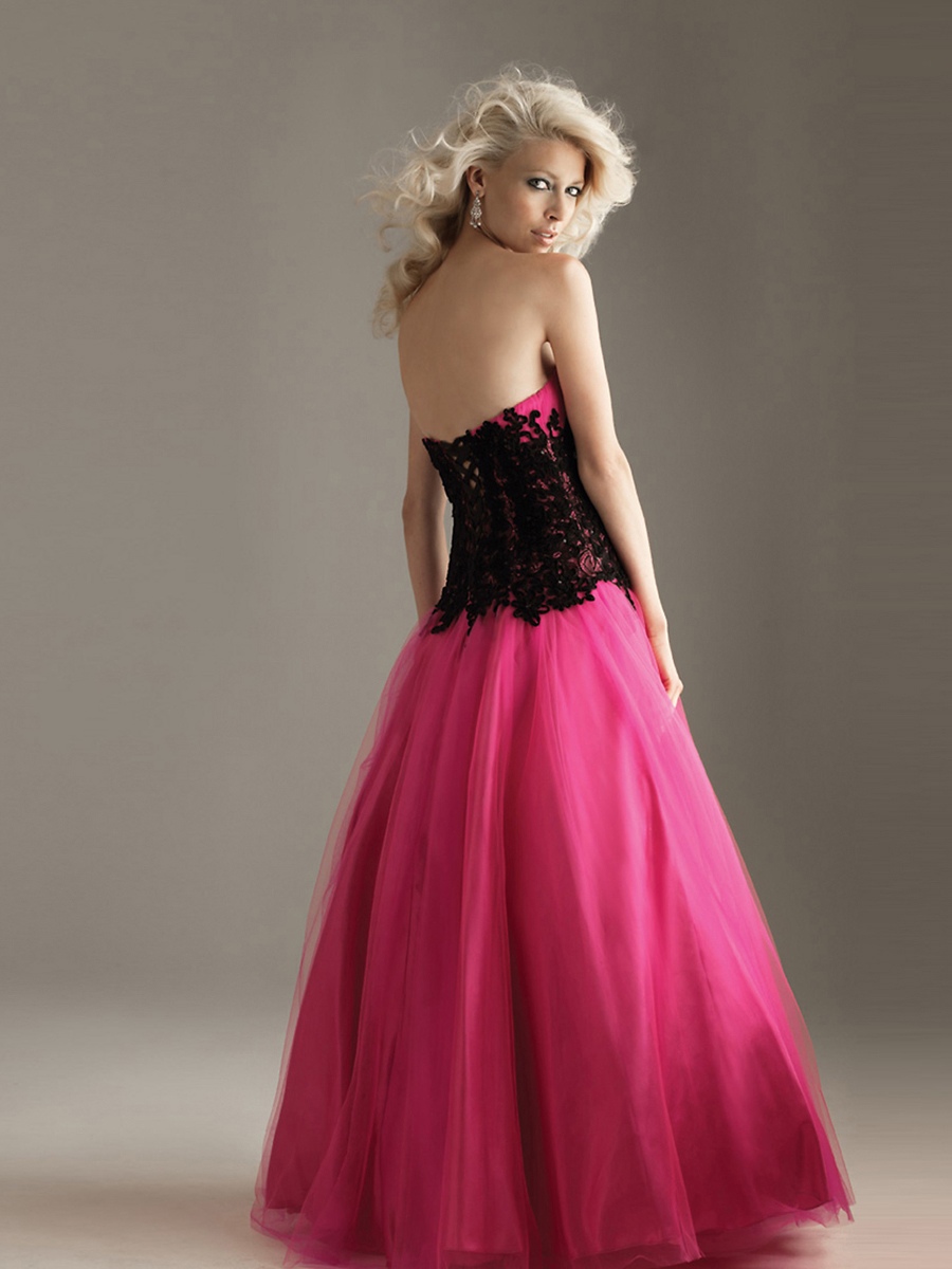 Taffeta Tulle A-line Style Strapless Sweetheart Embroidered bodice Full Length Quinceanera Dresses