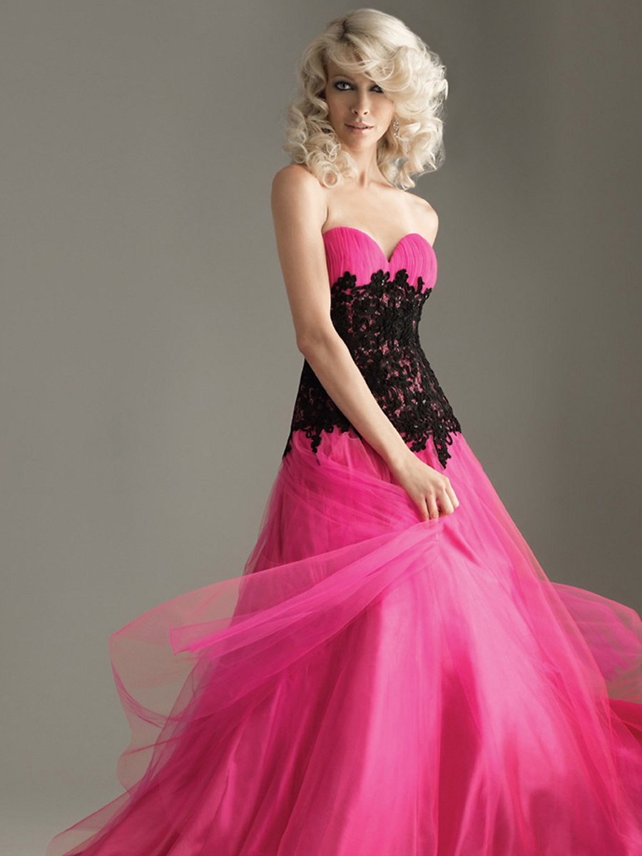 Taffeta Tulle A-line Style Strapless Sweetheart Embroidered bodice Full Length Quinceanera Dresses