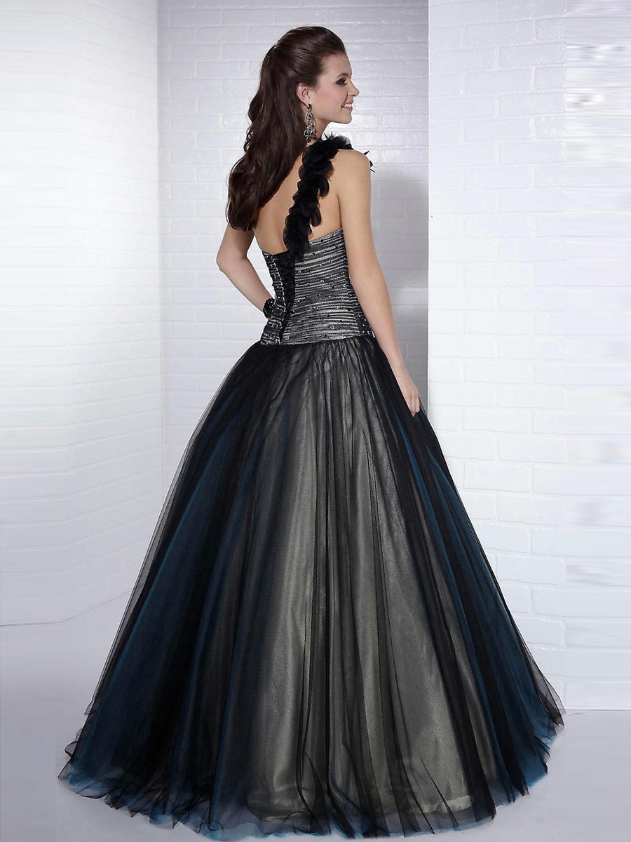 Black Organza Ball Gown Silhouette One-shoulder Neckline Sequined Bodice Quinceanera Dresses