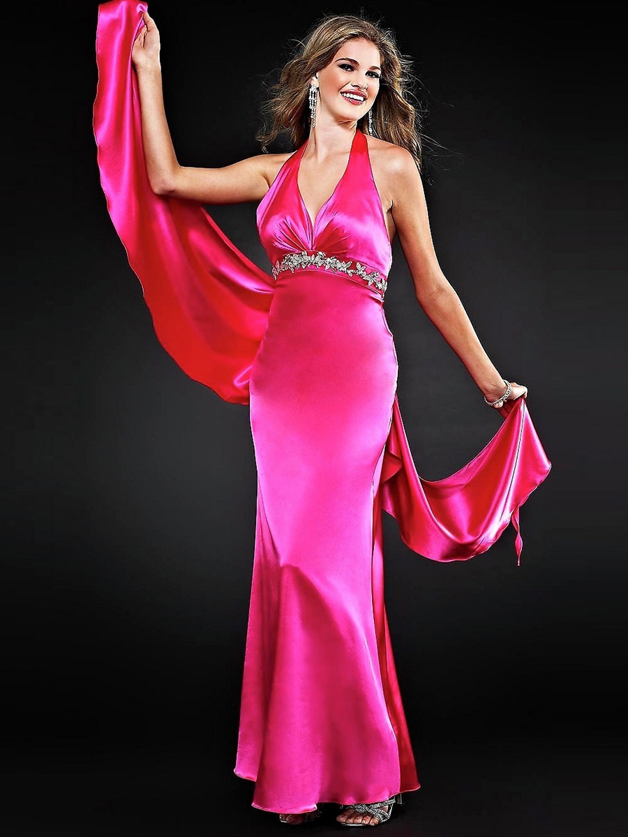エンパイアスタイルのホルターネックのフクシアシルキーサテンラインストーンショールのセレブドレスを飾った