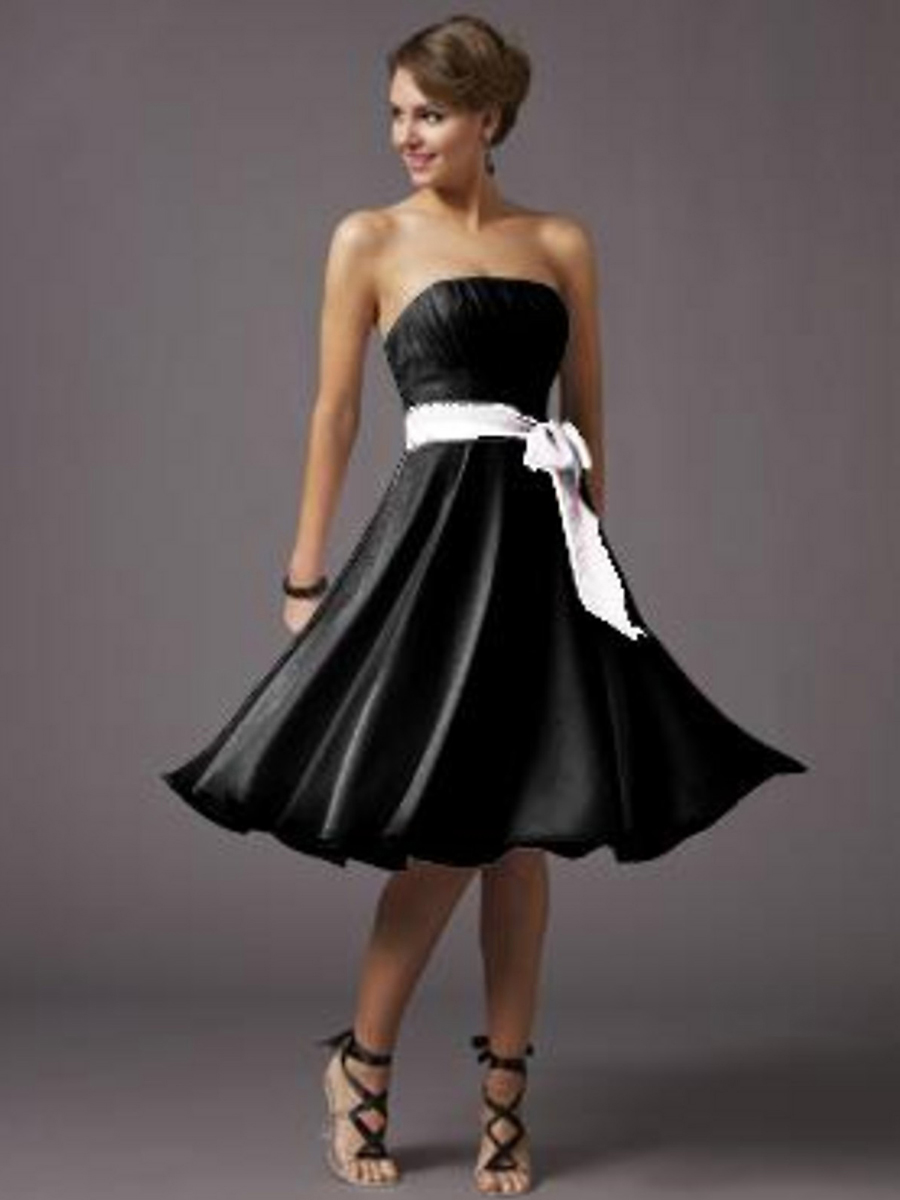Sassy senza spalline breve A-Line Knee -Length Chiffon Lavender Black Belt Bridesmaid Dress