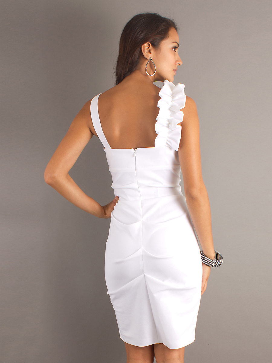 優雅な白いタフタシーススタイル低Vネックと花のアクセントウェディングゲストドレス