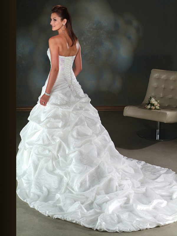 A-Line Silhouette with Gorgeous Chapel Train White Wedding Dress