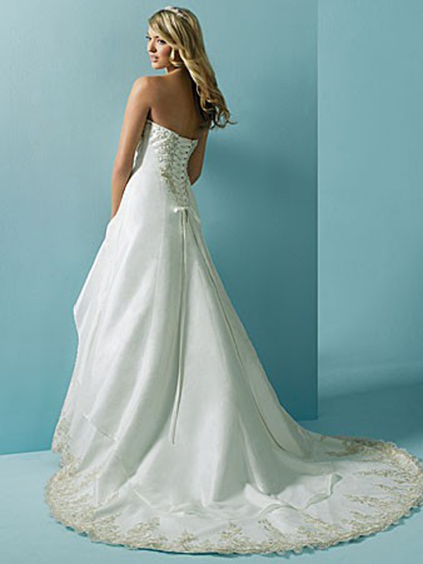 A-Line Silhouette with Pin Decorated Elegant Wedding Dress