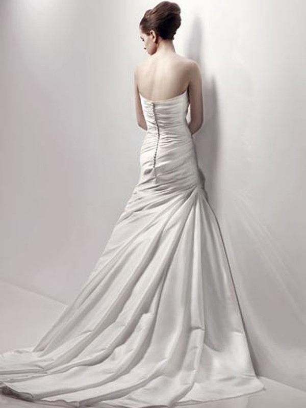 Shirring with A-Line Silhouette Appliqued Elegant Wedding Dress
