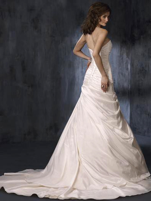 Fabulous Strapless Taffeta Ruched Gown in A-Line Silhoutte