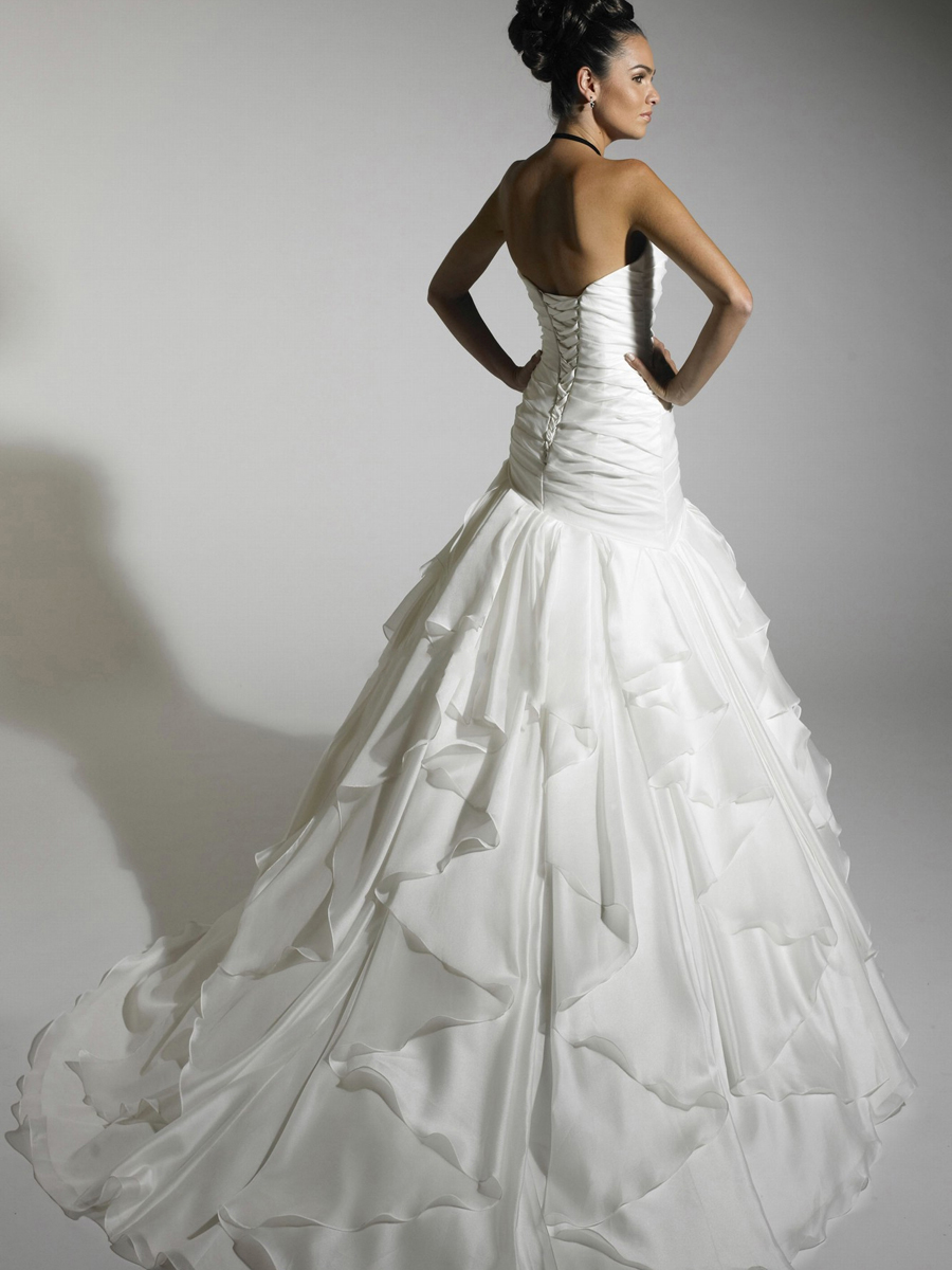 Off-Shoulder Pleated Stain Sweep Train Wedding Dress with Embroidered