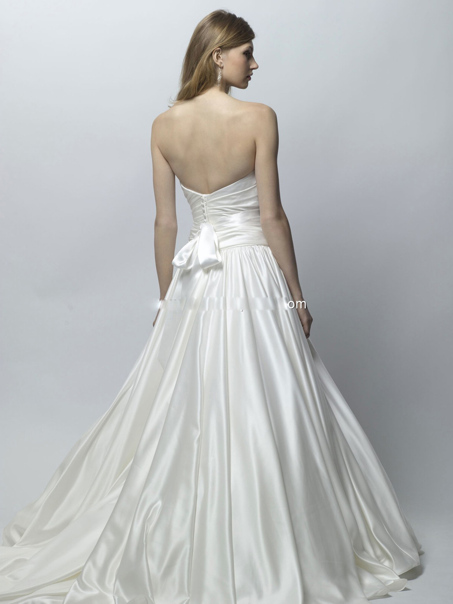 New Arrival Floor-length Strapless Dropped Waistline Satin Pleated Wedding Dress with Flowers