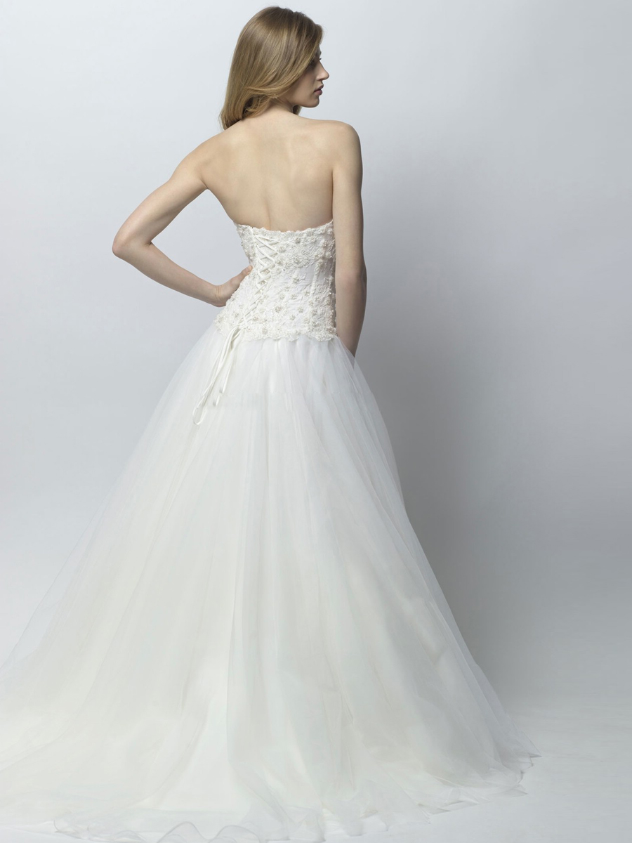 Adorable A-line Wedding Dress Characterizes with Sweetheart Neckline and Dropped Waistline