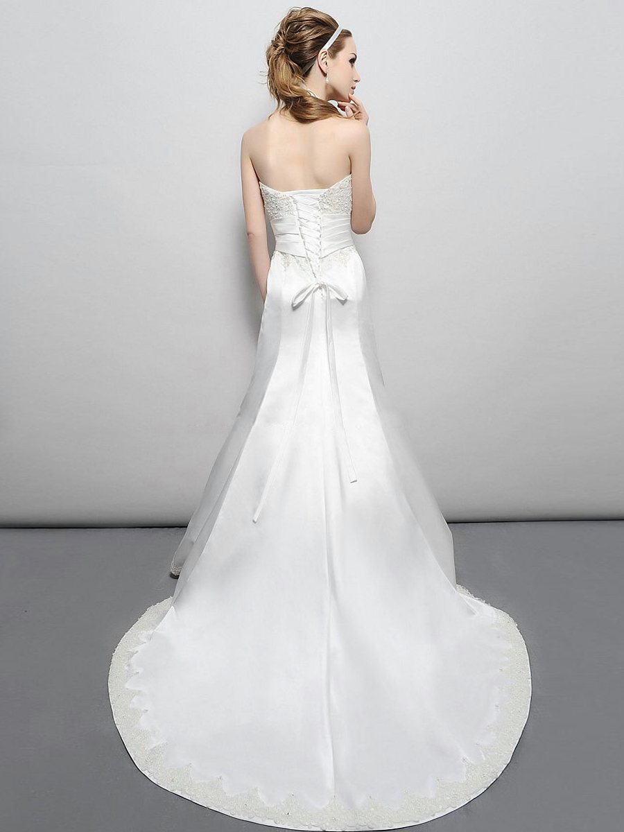 Sweetheart Fabuloso una línea de vestido de novia con bordados y Listones para bodas al aire libre