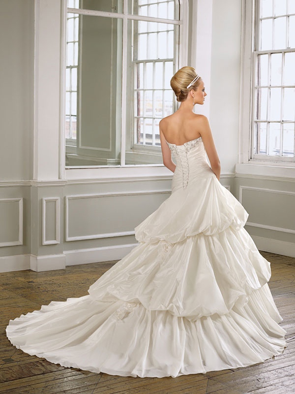 A-Line Adorned with Beading Embellishment Elegant Wedding Dress