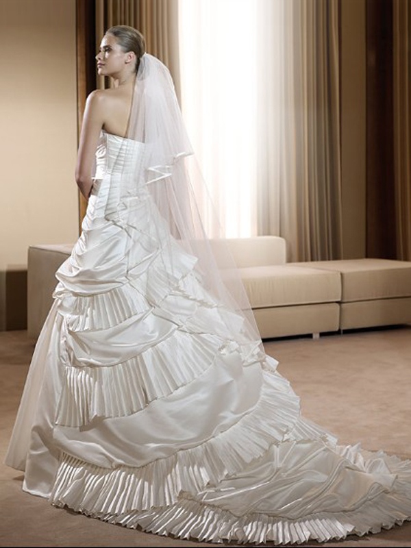 Luxury taffeta strapless a-line wedding dress