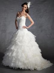 Organza Ball Gown Dress with A Strapless Sweetheart Neckline And Dropped Waist Wedding Dresses