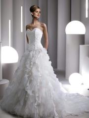 Organza Gown with Sweetheart Neckline Bodice Adorned With Hand-Pattern Embroidery And Beading Dress