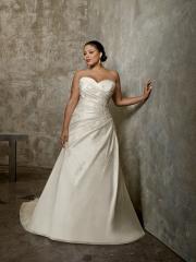 A-Line Suited for Plus-Size Brides Elegant Wedding Dress