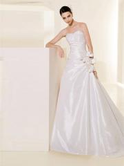 A-Line Sweetheart and Strapless Neckline Chapel Train Classic Wedding Dress